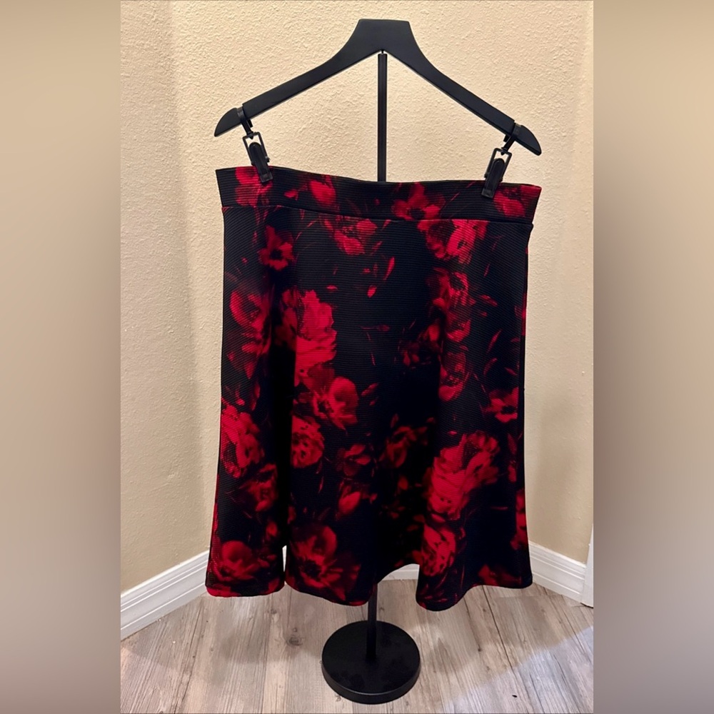CB Established 1962 Skirt Black Floral Red Textured Below Knee